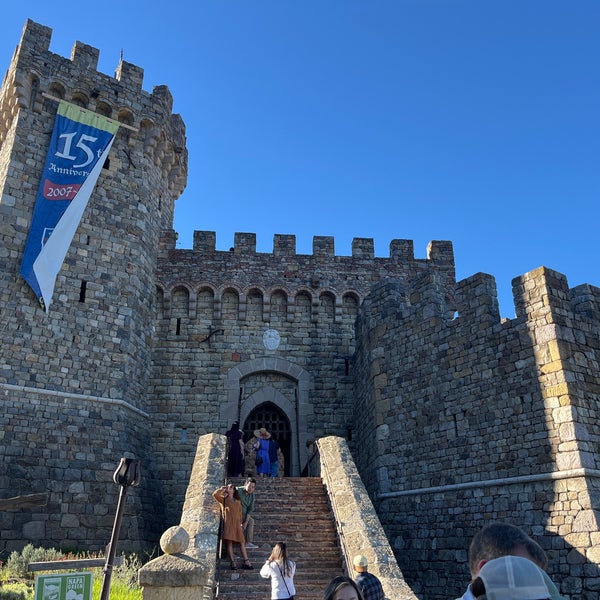 Foto diambil di Castello di Amorosa oleh Mark B. pada 10/23/2022