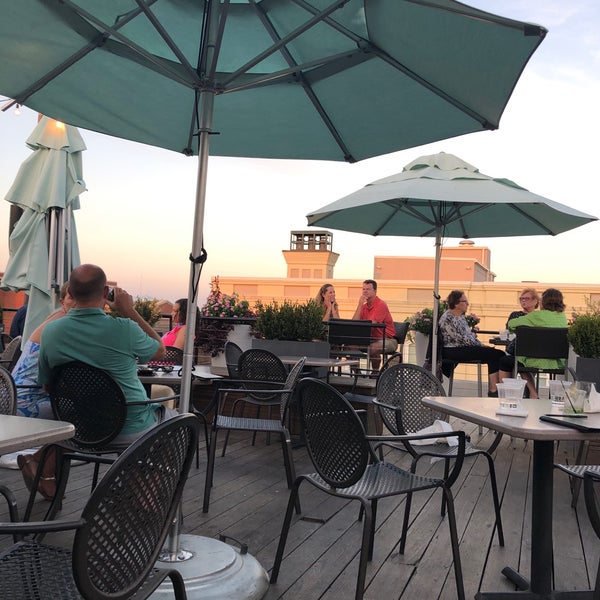 Photo taken at The Rooftop Bar at Vendue by Mark B. on 9/26/2019