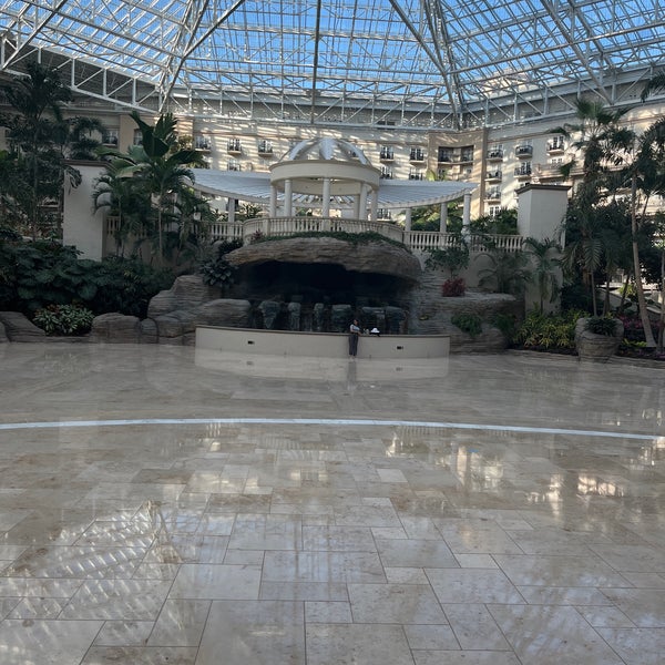 Photo taken at Gaylord Palms Resort &amp; Convention Center by Mark B. on 5/2/2023