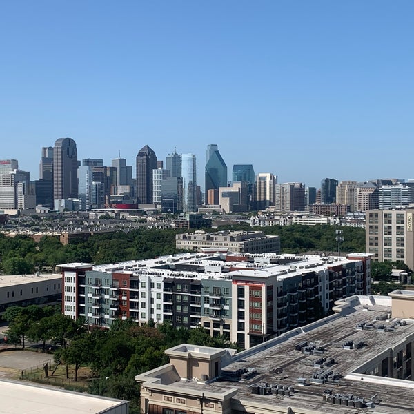 Das Foto wurde bei Uptown Dallas von Vicente am 7/9/2022 aufgenommen