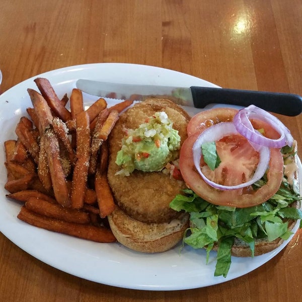Photo taken at Veggie Grill by Eursella H. on 3/5/2016