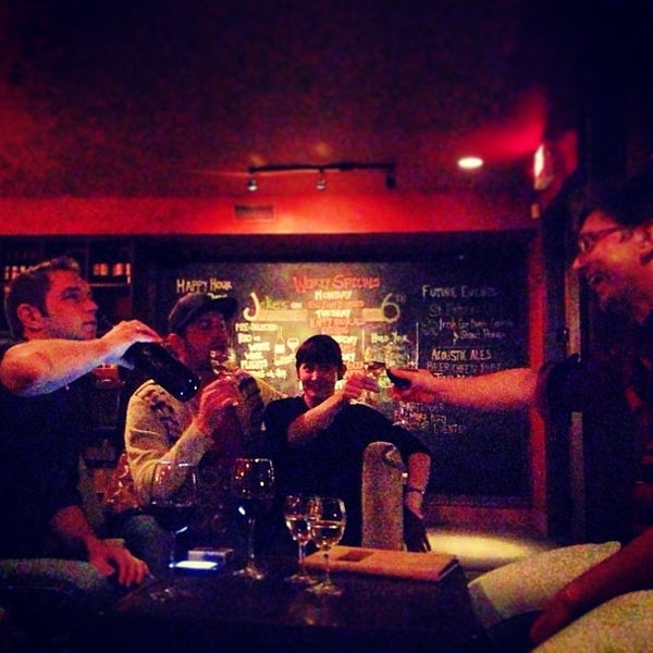 Снимок сделан в Jake&#39;s on 6th Wine Bar пользователем David C. 3/7/2013
