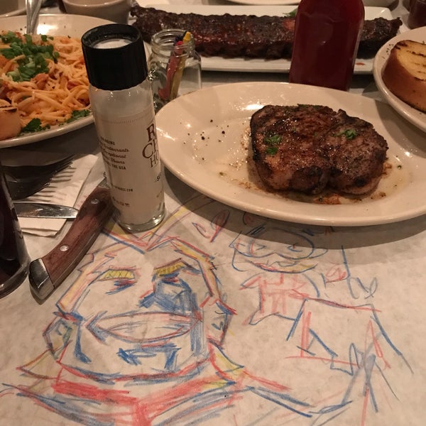Photo taken at Montana&#39;s Rib &amp; Chop House by 哲娴 柯. on 11/10/2018