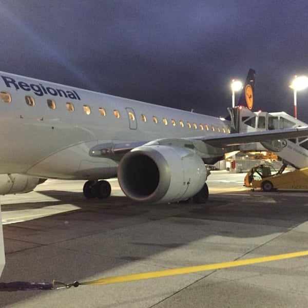 9/2/2015 tarihinde Shin S.ziyaretçi tarafından Airport Linz (LNZ)'de çekilen fotoğraf
