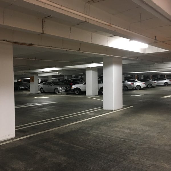 Bellevue Square Parking Garage - Bellevue Square - Bellevue, WA