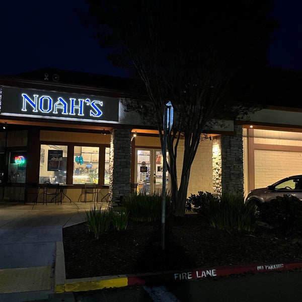 Noah's Bagels Bagel Shop
