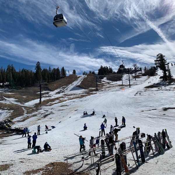 รูปภาพถ่ายที่ Mammoth Mountain Ski Resort โดย Andrew T. เมื่อ 11/6/2021