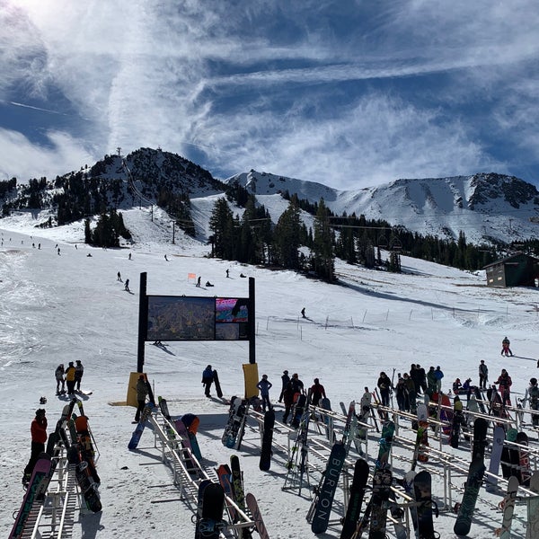 Photo taken at Mammoth Mountain Ski Resort by Andrew T. on 11/6/2021