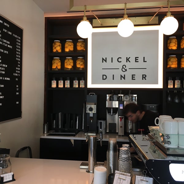 Foto diambil di Nickel &amp; Diner oleh Andrew T. pada 10/13/2018