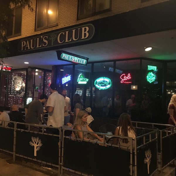 รูปภาพถ่ายที่ Paul&#39;s Club โดย Andrew T. เมื่อ 8/26/2018