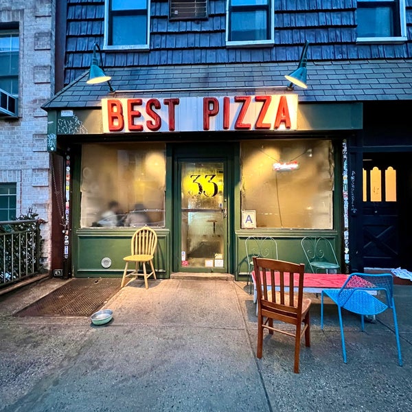 Photo taken at Best Pizza by Scott B. on 2/5/2022