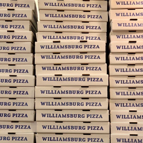 Снимок сделан в Williamsburg Pizza пользователем Scott B. 9/19/2019