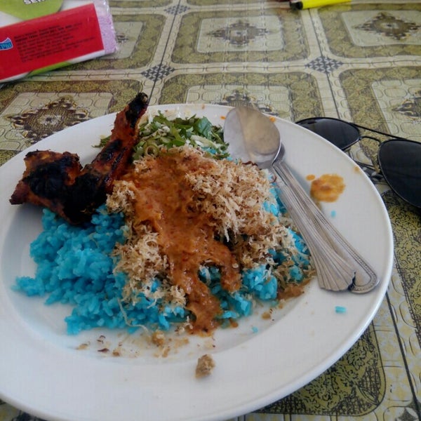 Photos At Nasi Kerabu Nora Breakfast Spot In Kuala Terengganu