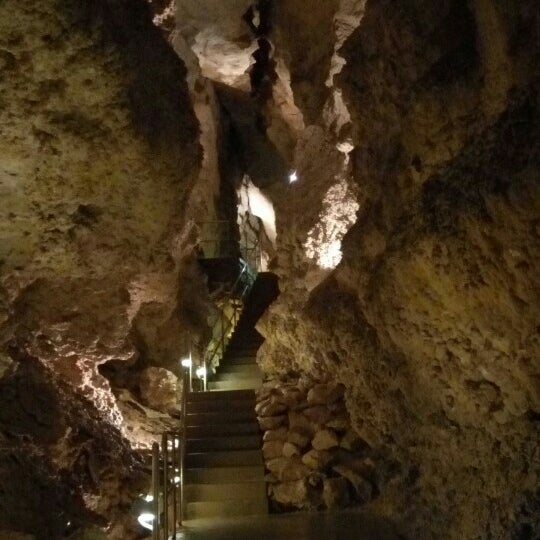 4/23/2016にAdam G.がSzemlő-hegyi-barlangで撮った写真