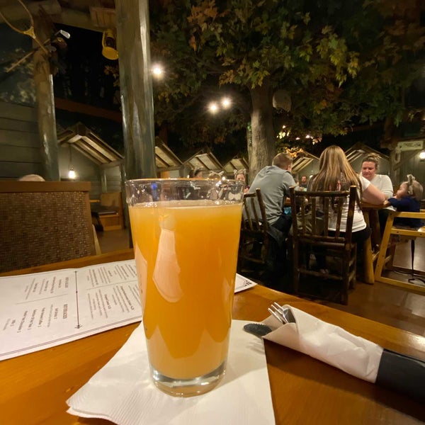 Camp Critter Bar & Grille at Great Wolf Lodge 10 tips from 396 visitors