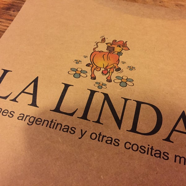 Foto diambil di La Linda oleh Joao Paulo Y. pada 3/13/2015