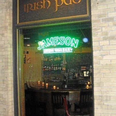 Photo prise au The Irish Pub par Billy D S. le11/16/2012