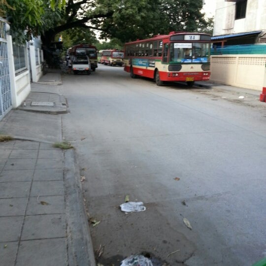 BMTA Bus Garage ประชานิเวศน์ 3 (Pracha Niwet 3) - เมืองนนทบุรี, นนทบุรี