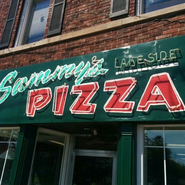 7/6/2016에 Louis T.님이 Sammy&#39;s Pizza Lakeside에서 찍은 사진