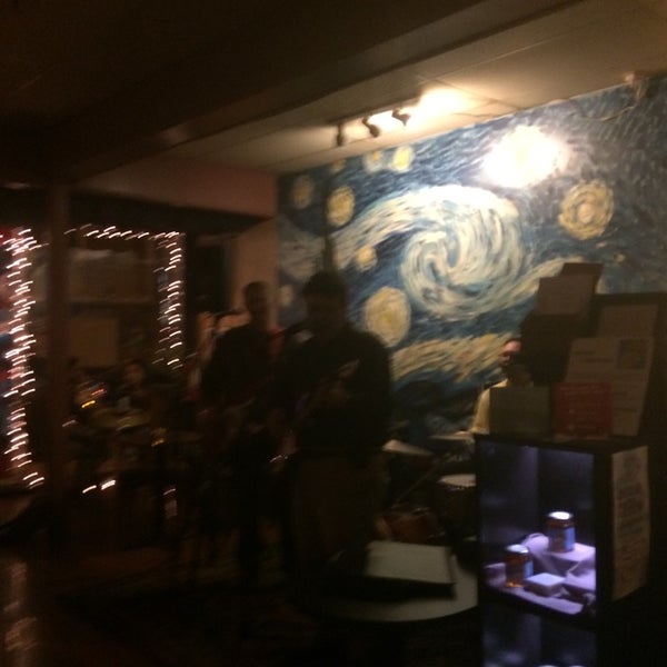 11/24/2014에 Tyler Irwin님이 Van Gogh&#39;s Ear Cafe에서 찍은 사진