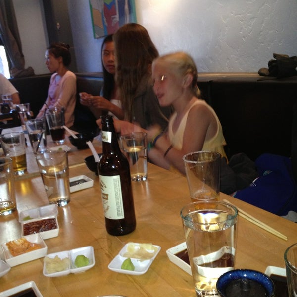 รูปภาพถ่ายที่ Sushi Rei โดย Priscilla R. เมื่อ 7/13/2013
