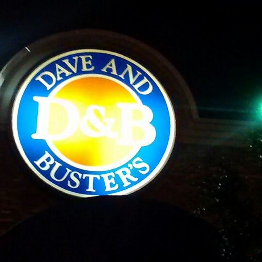 รูปภาพถ่ายที่ Dave &amp; Buster&#39;s โดย Margaret V. เมื่อ 12/23/2012