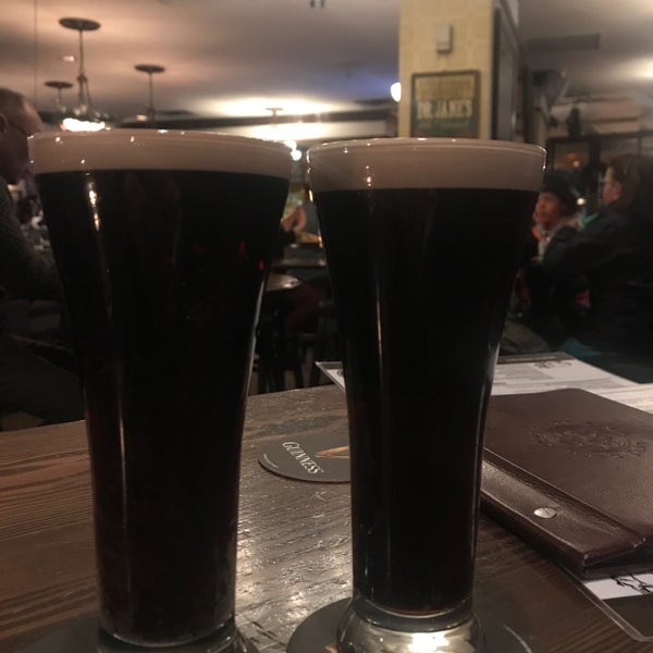 Photo taken at Dubh Linn Gate Irish Pub by •• i v y • on 1/2/2018