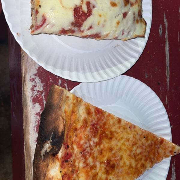 Foto tomada en Joe&#39;s Pizza  por Ahmadi el 6/6/2023