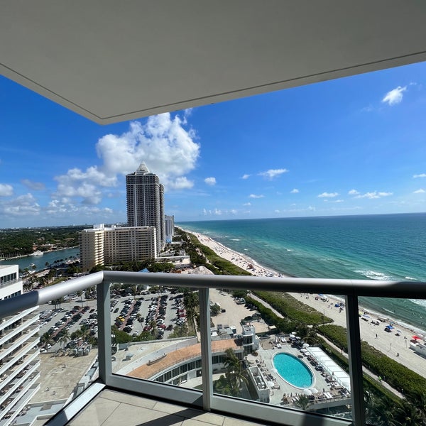 Foto scattata a Eden Roc Resort Miami Beach da Ahmadi il 7/3/2022