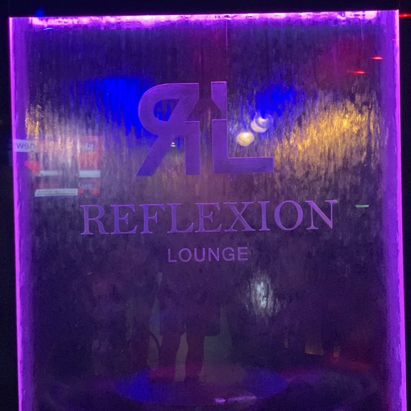 Foto tirada no(a) Reflexion Lounge por Ahmadi em 8/2/2019