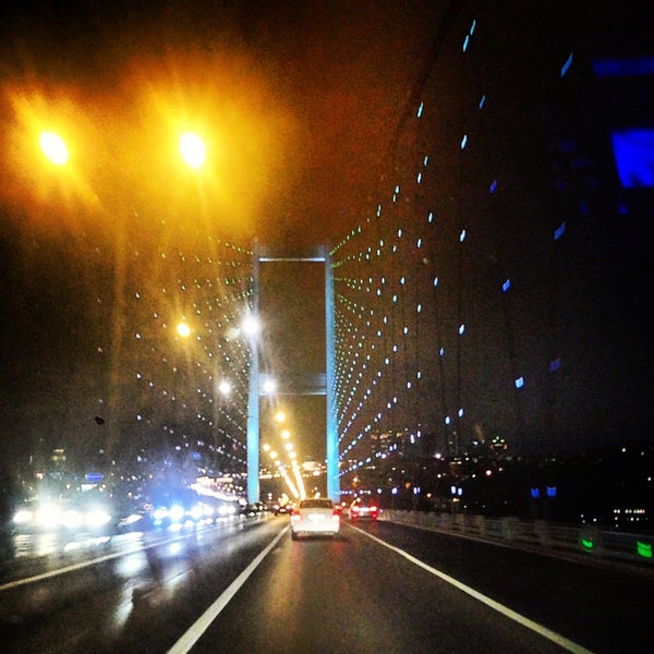 Снимок сделан в Босфорский мост пользователем Fatih Han U. 5/8/2013