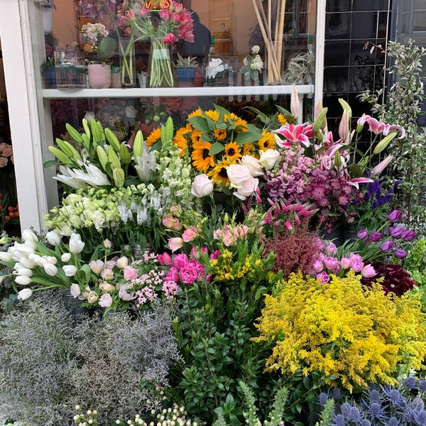 Photo taken at Le Bouquet Flower Shop by Catherine on 5/11/2019