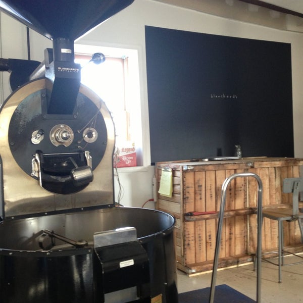1/27/2013에 Kendall P.님이 Blanchard&#39;s Coffee Co. Roast Lab에서 찍은 사진