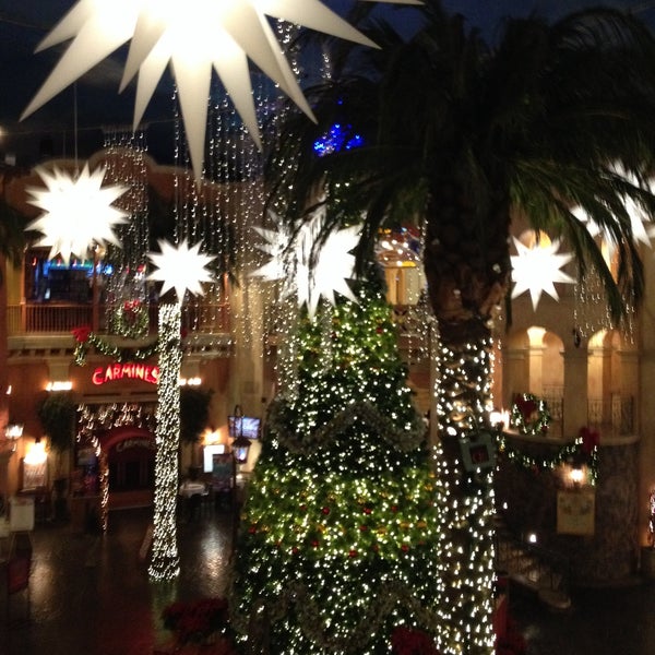 Das Foto wurde bei IMAX Theatre at Tropicana Casino &amp; Resort von Patty M. am 12/8/2014 aufgenommen