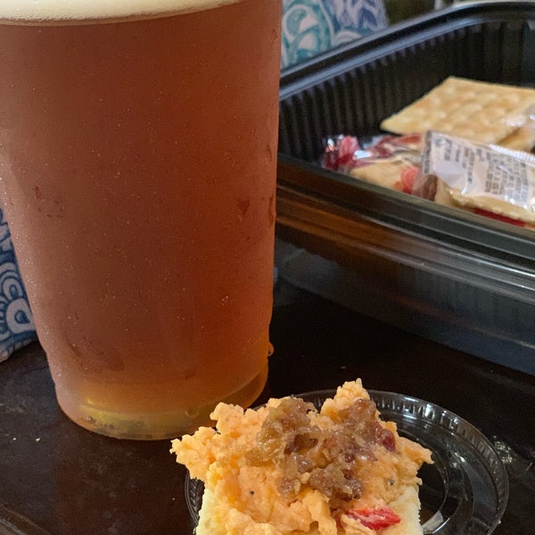 Camp Critter Bar & Grille at Great Wolf Lodge American Restaurant in