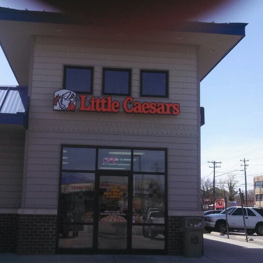 Little Caesars Pizza Larrymore Lawns 3 tips