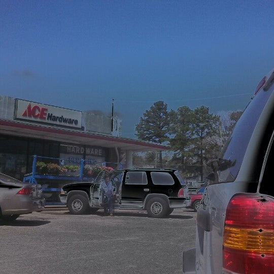 Lakewood Ace Hardware Hardware Store in LafayetteWinona