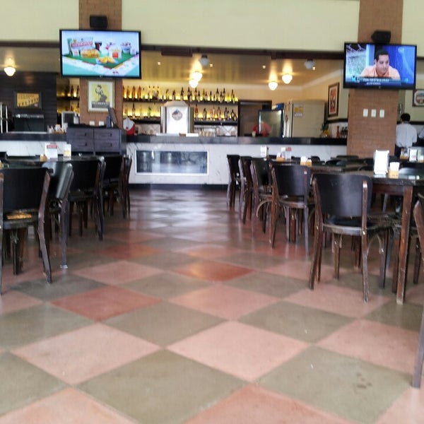 Foto tirada no(a) Bar e Restaurante Resenha por Mauro M. em 4/12/2013