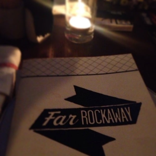 Foto scattata a Far Rockaway / Far Bar da Nataliya M. il 6/29/2013