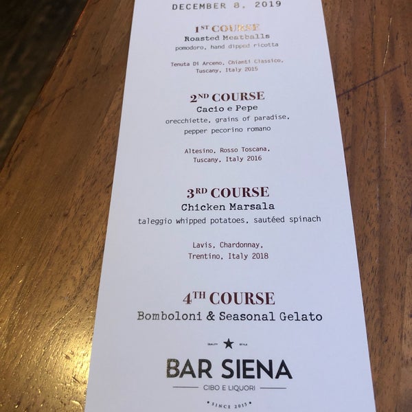 12/8/2019 tarihinde Sonia P.ziyaretçi tarafından Bar Siena'de çekilen fotoğraf
