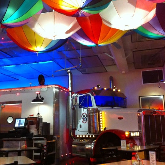 18 Wheeler Restaurant Restaurante americano