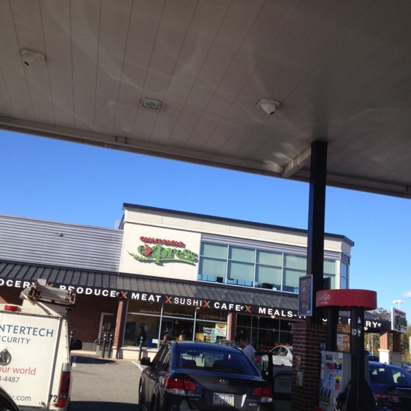 Photos at Giant Eagle Express - Grocery 