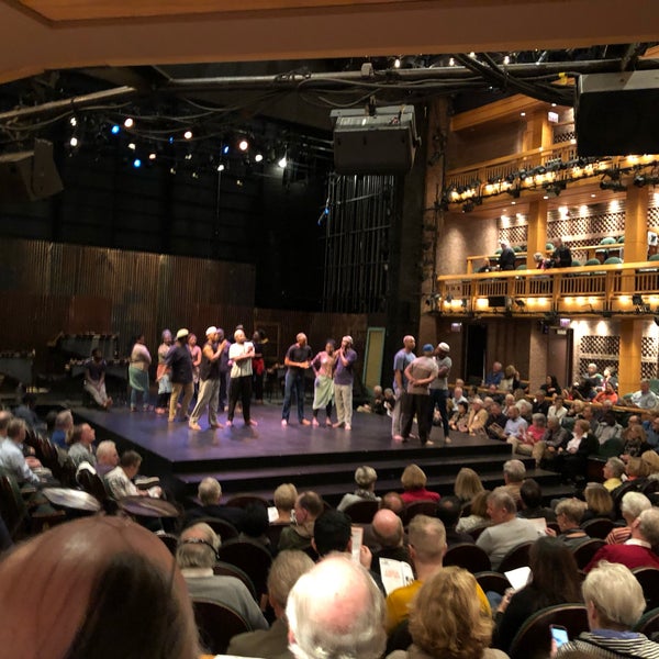 Снимок сделан в Chicago Shakespeare Theater пользователем Jacob D. 10/10/2019