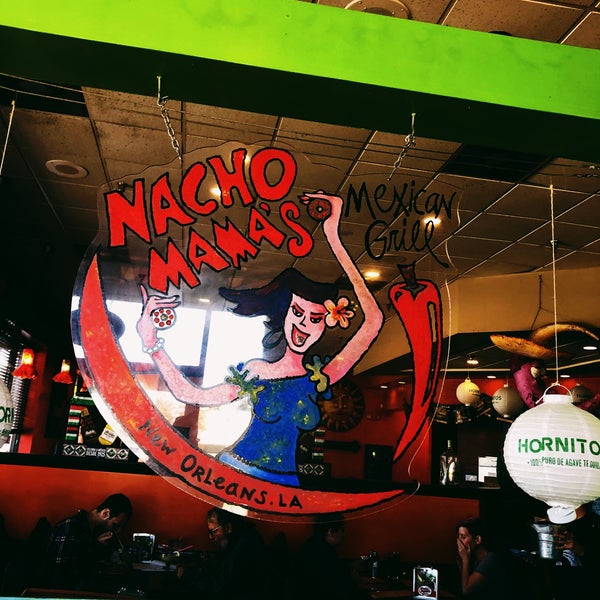 Foto diambil di Nacho Mama&#39;s Mexican Grill oleh PHZ-Sicks pada 11/6/2019