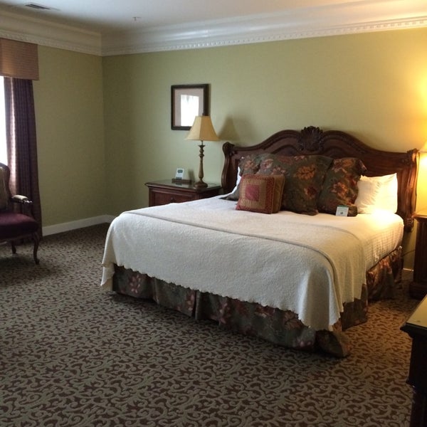 Foto diambil di The Blennerhassett Hotel oleh Susan Baggott G. pada 7/20/2014