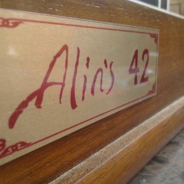 4/9/2013 tarihinde Ozan B.ziyaretçi tarafından Alins Cafe Restaurant'de çekilen fotoğraf