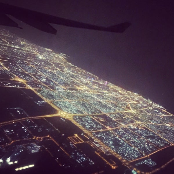 Photo prise au Dubai International Airport (DXB) par Kris💋 le3/27/2015