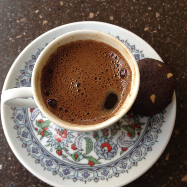 Photo taken at Yüzde Yüz Restaurant &amp; Cafe by A on 4/21/2013