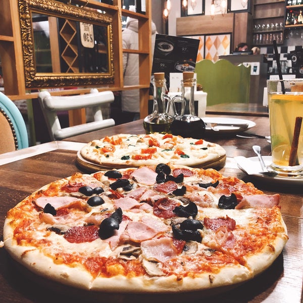 Снимок сделан в Pizza Celentano Ristorante пользователем Vitalii L. 1/14/2018