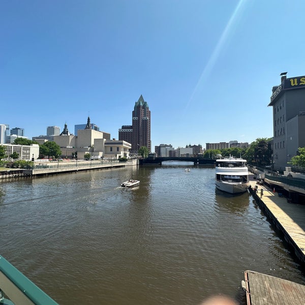 Milwaukee River Highland Bridge Kilbourn Town Milwaukee, WI